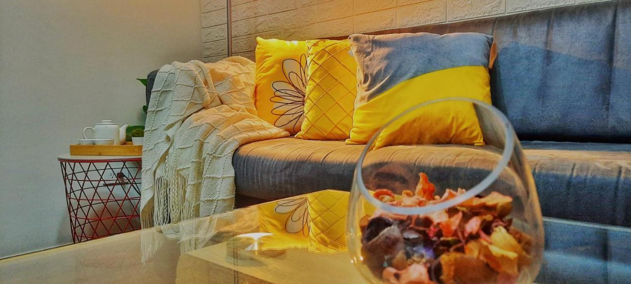 Stylish&Comfort Unit With Balcony In Air Makati Makati City Dış mekan fotoğraf